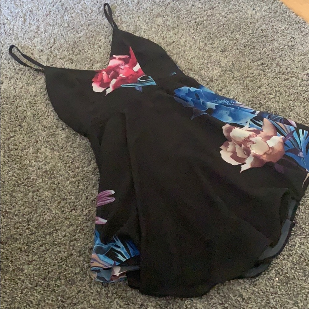 Super cute comfy Bebe summer dress